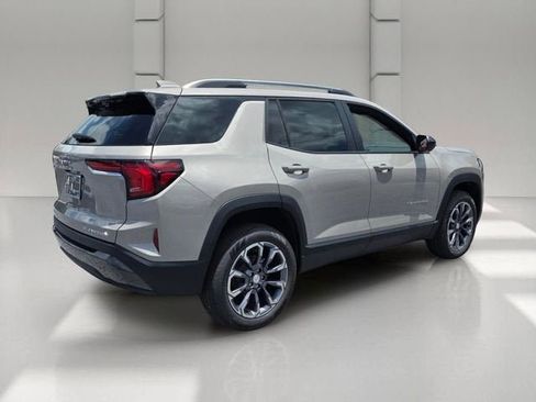 Used 2026 GMC Terrain Elevation w/ Elevation Premium Package FWD image 5