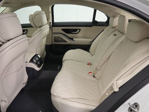 New 2026 Mercedes-Benz S 580e 4MATIC Sedan image 23