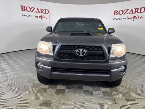 Used 2011 Toyota Tacoma 4x4 Double Cab image 2