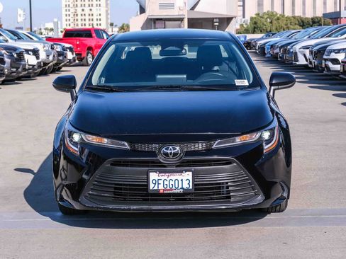 Used 2023 Toyota Corolla LE FWD image 2