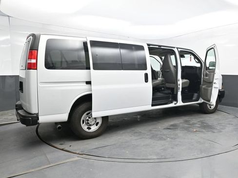 Used 2024 Chevrolet Express 3500 LS RWD image 52