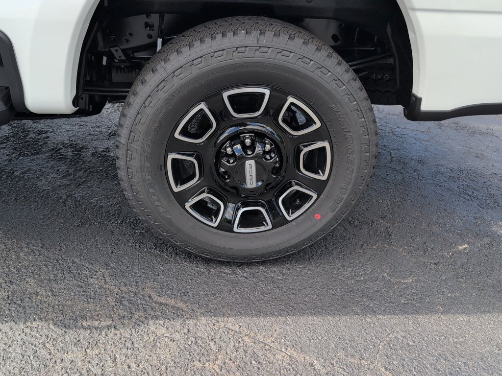 New 2027 Ford F250 Platinum w/ FX4 Off-Road Package AWD/4WD image 14