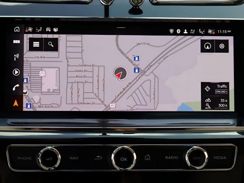 Used 2022 Bentley Bentayga image 17