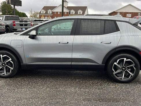 New 2026 Chevrolet Equinox EV LT image 8