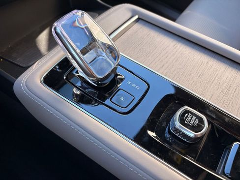 New 2026 Volvo XC90 B6 Ultra image 18