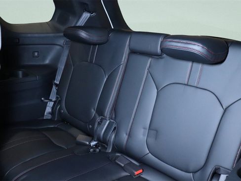 New 2025 Honda Pilot Black Edition image 11