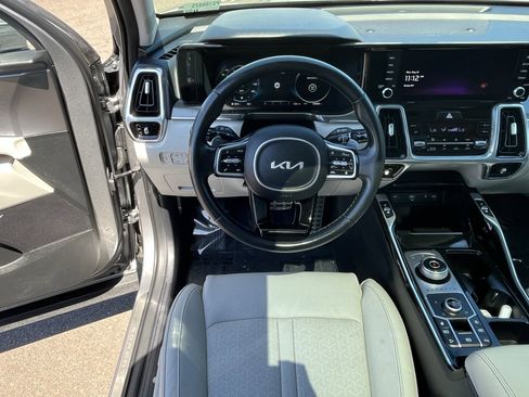Used 2023 Kia Sorento SX Prestige AWD/4WD image 12