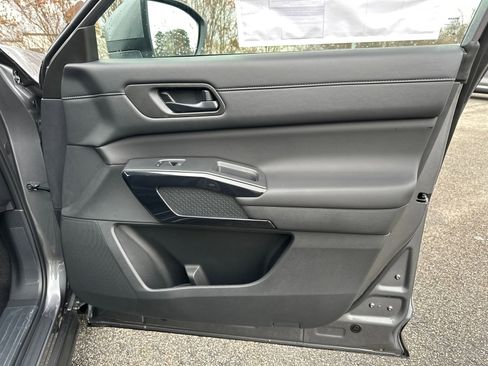 New 2025 Nissan Pathfinder SV w/ SV Premium Package image 14