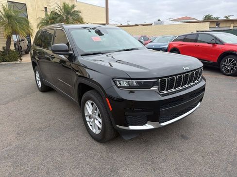 Used 2021 Jeep Grand Cherokee L Laredo w/ Luxury Tech Group I RWD image 3