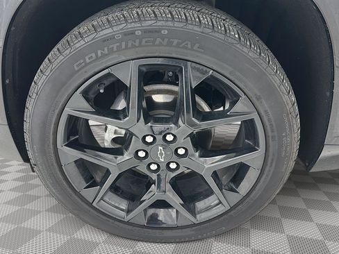 Used 2024 Chevrolet Traverse RS AWD/4WD image 33