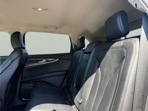 Used 2021 Lincoln Nautilus AWD image 13