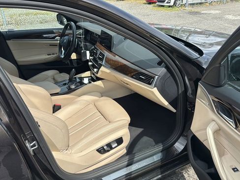 Used 2017 BMW 530i xDrive image 26