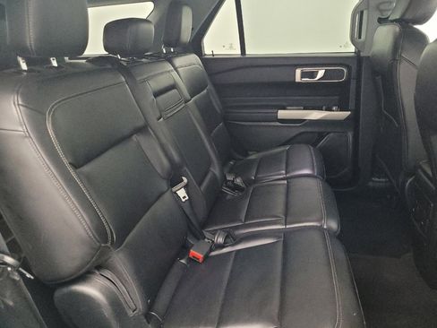 Used 2024 Ford Explorer XLT w/ Equipment Group 202A image 19