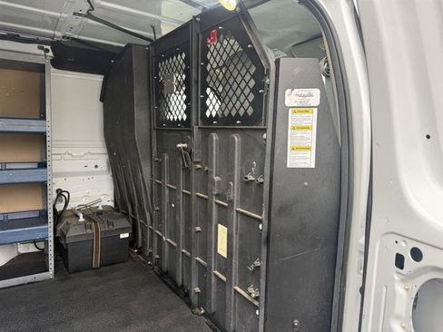 Used 2014 Ford E-250 and Econoline 250 w/ Power Group image 19