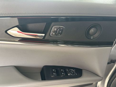 Used 2022 Lincoln Nautilus Reserve w/ Equipment Group 201A image 11