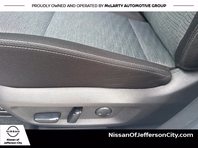 Used 2023 Nissan Rogue SV AWD/4WD image 17