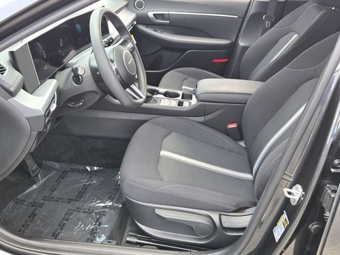 Certified 2025 Hyundai Sonata SE FWD image 9