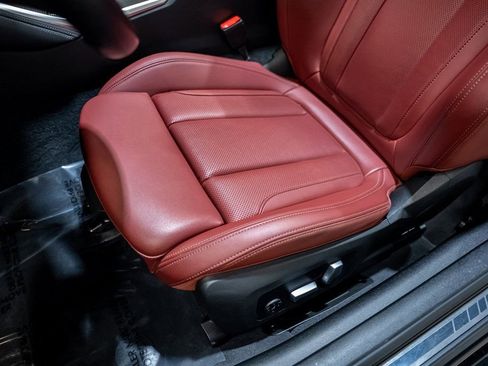 Used 2023 BMW 430i xDrive Convertible w/ M Sport Package image 31