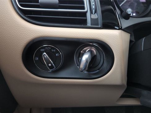 Used 2024 Porsche Macan Turbo image 33