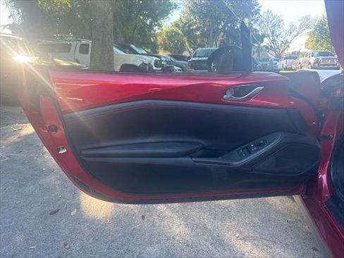 Used 2017 MAZDA MX-5 Miata RF Club image 14