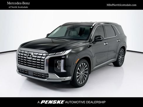 Used 2023 Hyundai Palisade Calligraphy FWD image 1