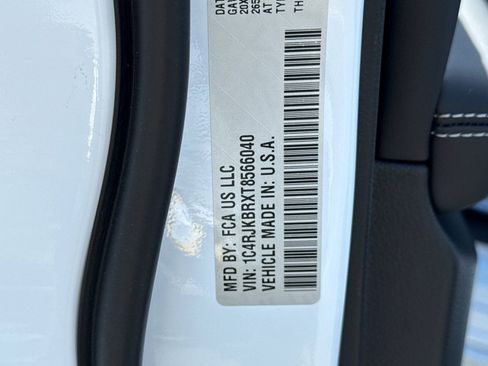 New 2026 Jeep Grand Cherokee L Limited AWD/4WD image 29