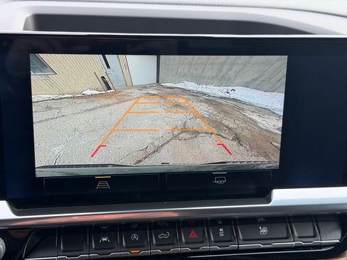 Used 2025 Chevrolet Silverado 1500 LT image 16