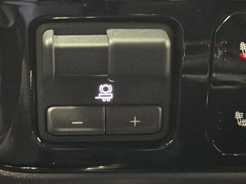 Used 2022 Chevrolet Silverado 1500 LT Trail Boss w/ LT Trail Boss Premium Package AWD/4WD image 32