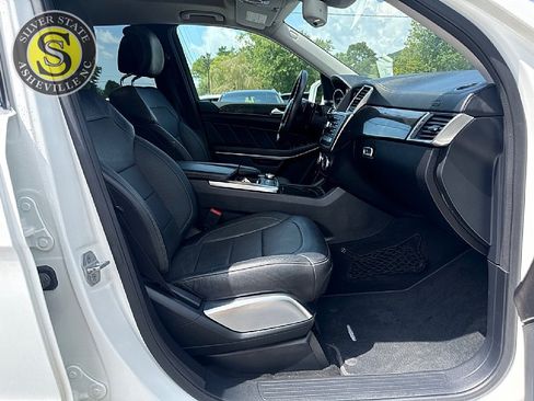 Used 2015 Mercedes-Benz GL 550 4MATIC image 15