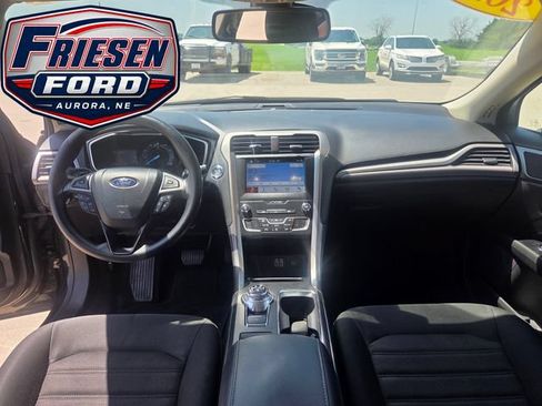 Used 2019 Ford Fusion SE AWD/4WD image 18