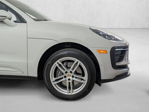 Certified 2022 Porsche Macan AWD/4WD image 11