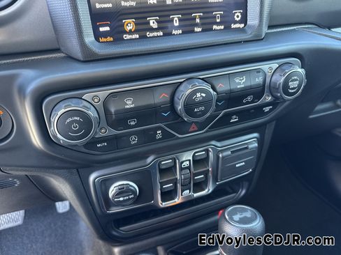 Used 2023 Jeep Wrangler Sport S image 33