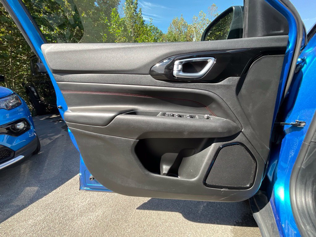 Used 2026 Jeep Compass Trailhawk AWD/4WD image 8
