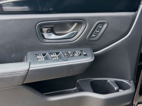 Certified 2025 Honda Pilot EX-L image 17