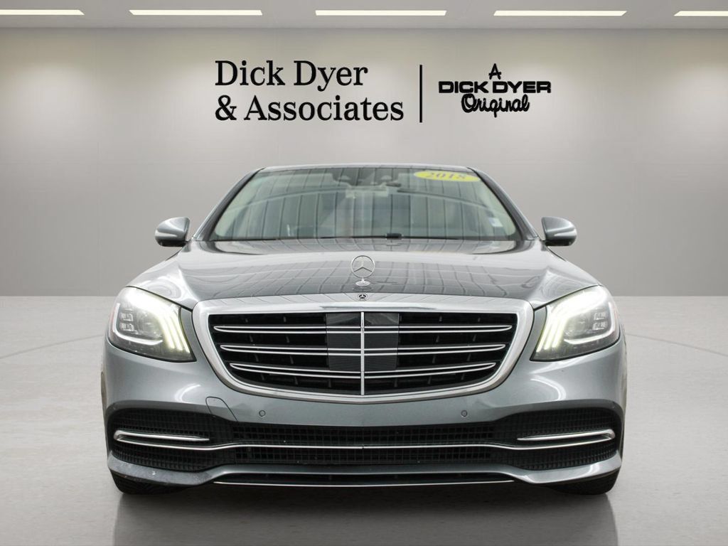 Used 2018 Mercedes-Benz S 560 Sedan image 4