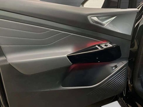 Used 2023 Volkswagen ID.4 S image 26