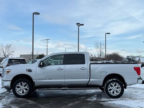 Used 2016 Nissan Titan XD image 43