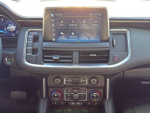 Used 2024 Chevrolet Tahoe Z71 w/ Luxury Package image 20