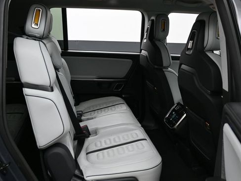 Used 2023 Rivian R1S Adventure AWD/4WD image 31