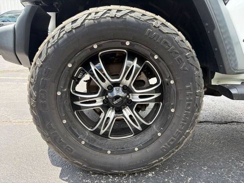 Used 2020 Jeep Gladiator Sport w/ Quick Order Package 24S AWD/4WD image 9