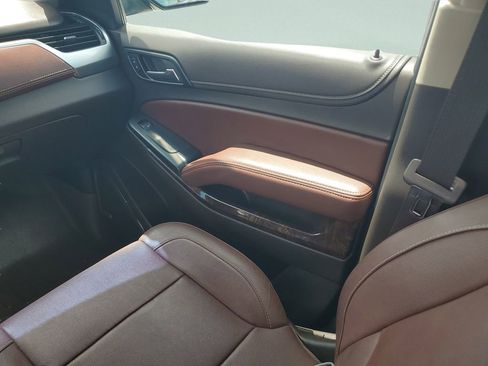 Used 2018 Chevrolet Tahoe Premier RWD image 13