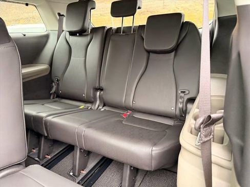 New 2026 Kia Carnival EX image 10