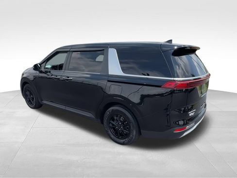 Used 2024 Kia Carnival LX FWD image 6
