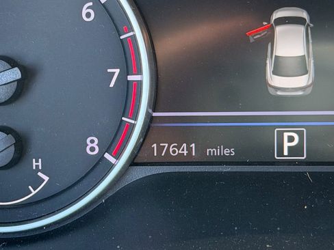 Certified 2023 Nissan Sentra SR w/ Electronics Package FWD image 25
