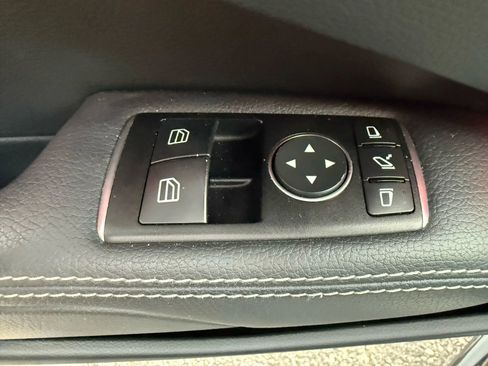 Used 2017 Mercedes-Benz SL 450 image 39