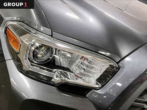 Used 2020 Toyota Tacoma TRD Off-Road image 27