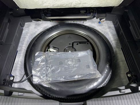 Used 2023 Nissan Rogue SV image 43