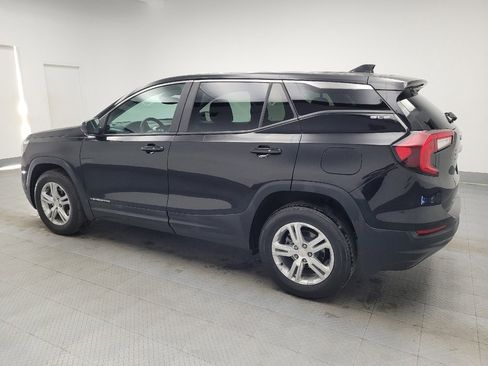Used 2024 GMC Terrain SLE image 3