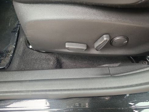 Used 2015 Ford Focus Titanium FWD image 12