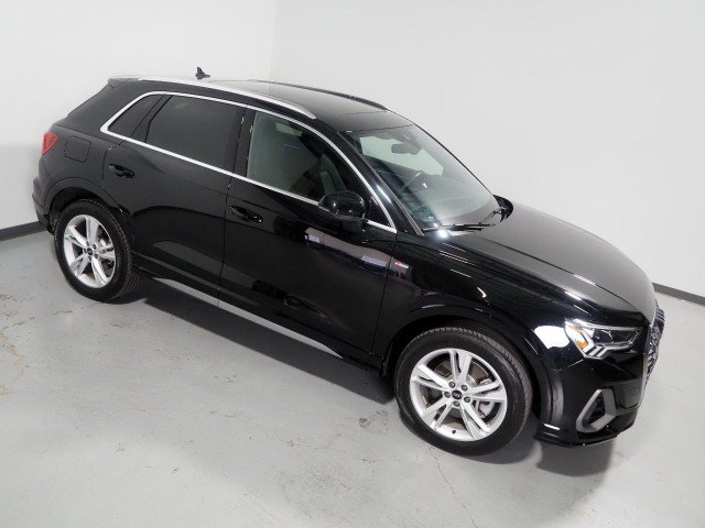 Used 2023 Audi Q3 2.0T Premium Plus w/ Premium Plus Package AWD/4WD image 12